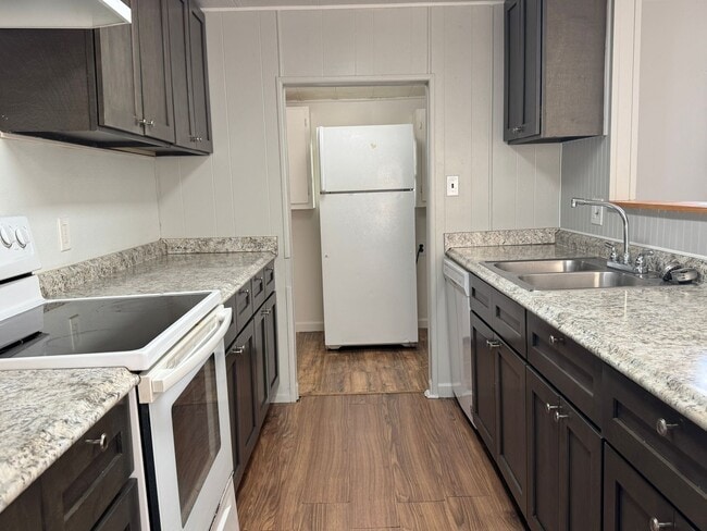 Building Photo - 8415 Braewick Dr