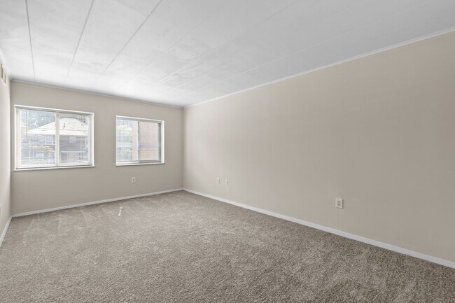 Building Photo - Quiet Norfolk Condo – Utilities & Parking ...