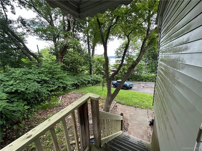 Building Photo - 11 Chase Ave