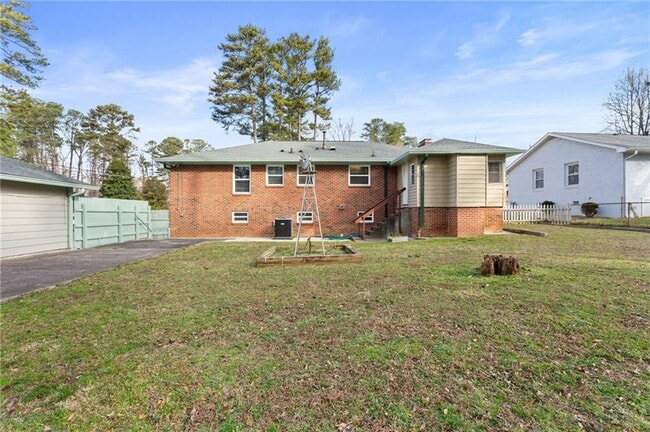 Building Photo - 798 Bank St SE