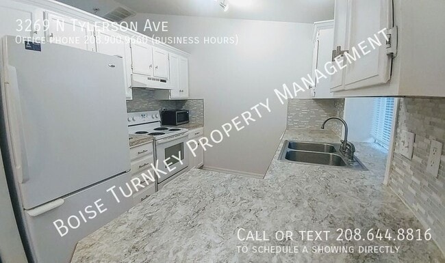Building Photo - 3269 N Tylerson Ave