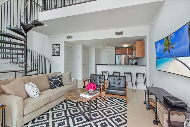 Building Photo - 300 S Biscayne Blvd