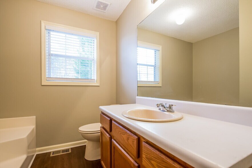 Building Photo - 414 Ivy Crest Dr