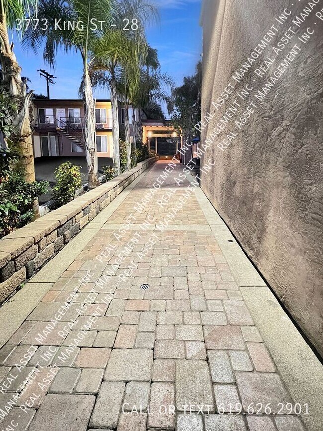 Building Photo - 3773 King St