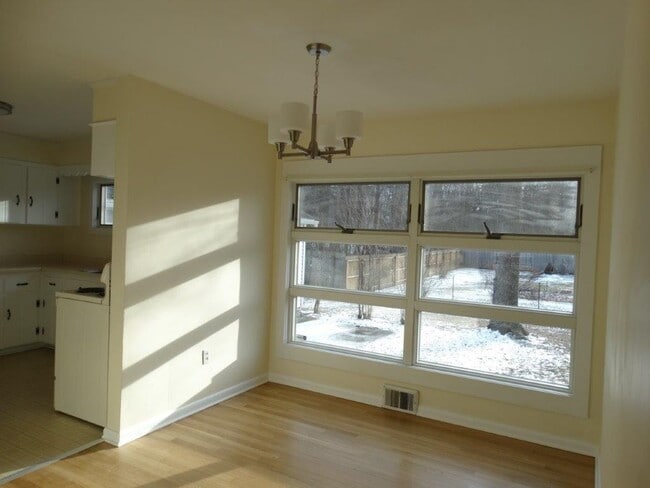 Building Photo - 38 Marshall Dr