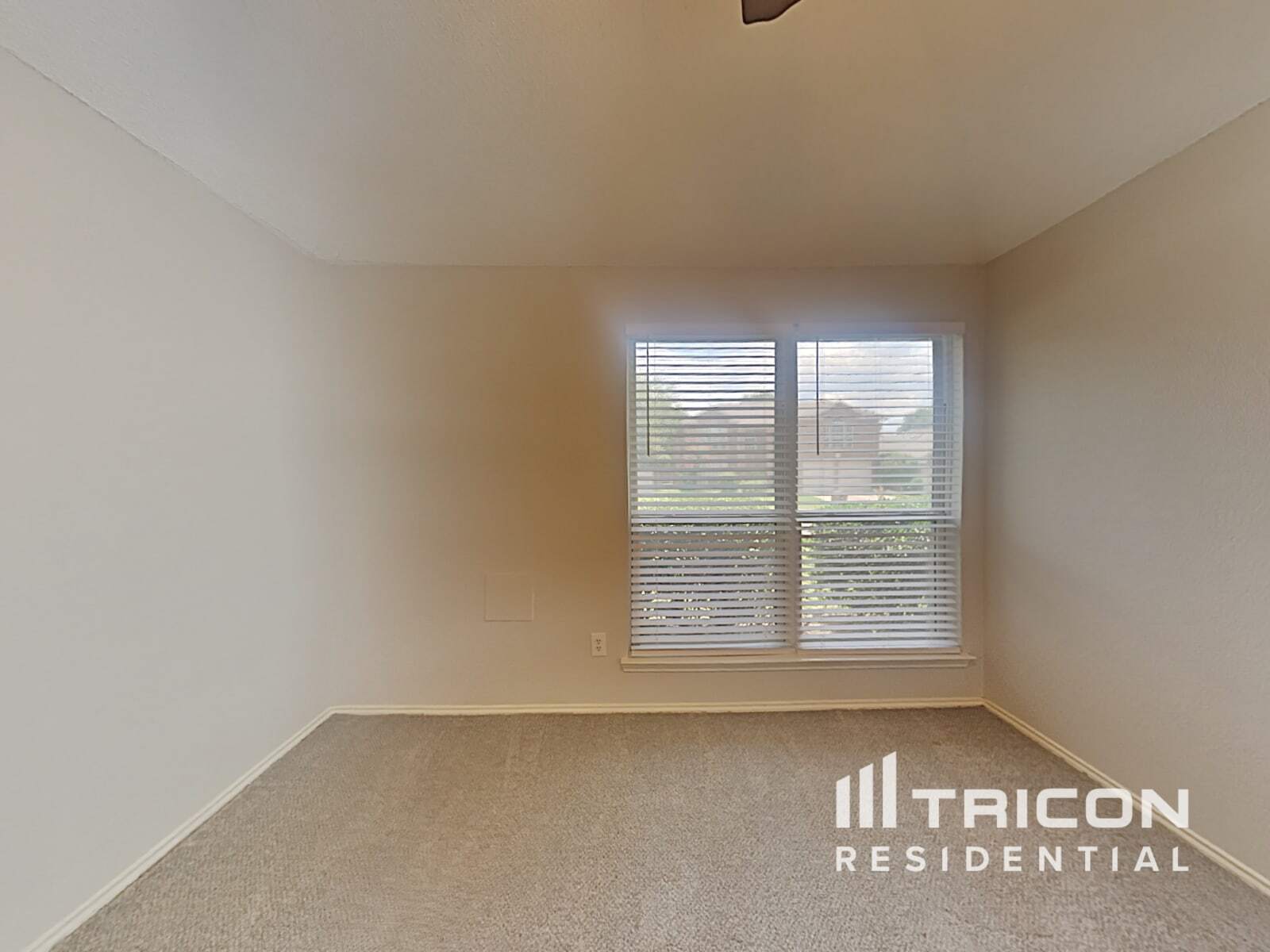Building Photo - 7015 Escondido Dr