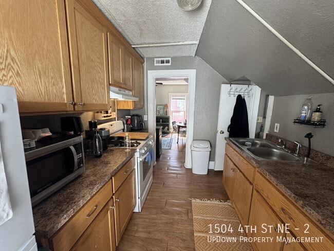 Building Photo - 1504 4th St NE