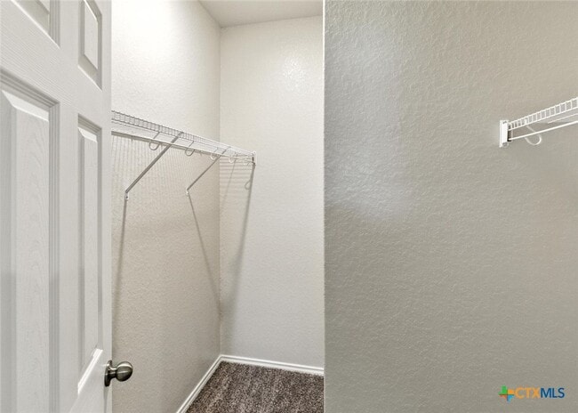 Building Photo - 737 Peak Pl