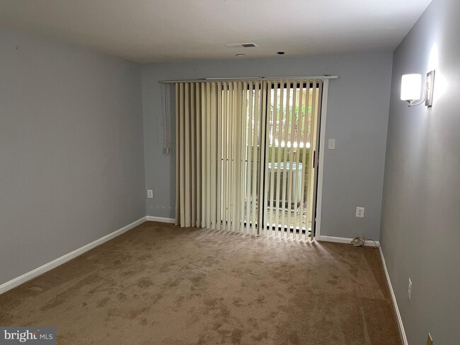 Building Photo - 9815 Hellingly Pl