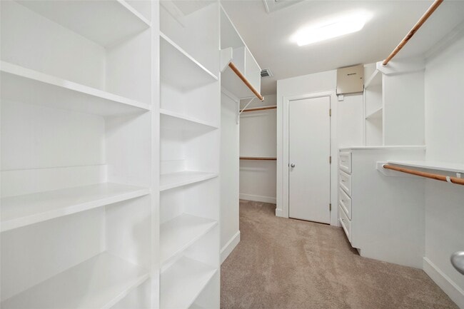 Building Photo - 650 Westcross St