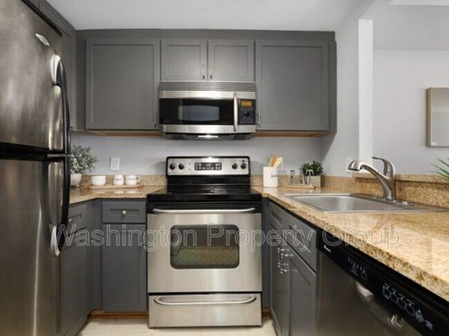 Building Photo - 1150 K St NW