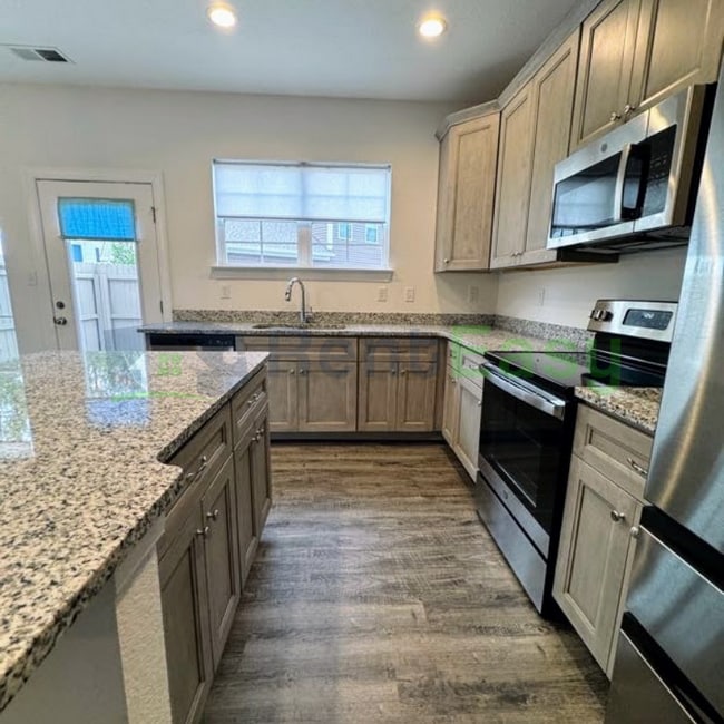 Building Photo - 2414 Trafton Pl