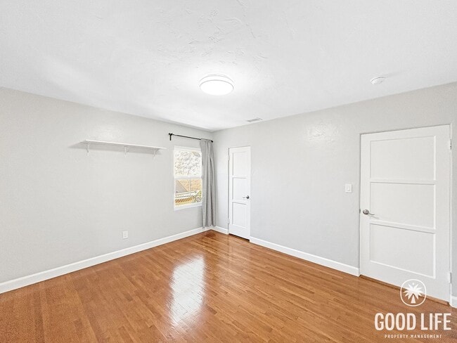 Building Photo - zIsla Vista Dr
