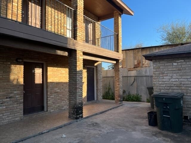 Building Photo - 3004 Juarez Ave