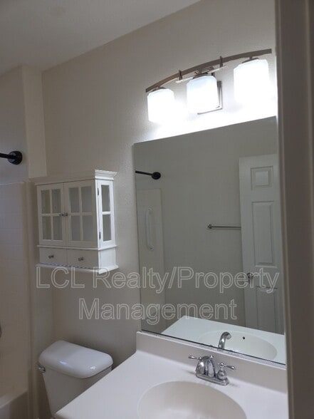 Building Photo - 1261 Reinhart St