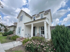 Building Photo - Beautiful 4-Bedroom Home in The Magnificen...