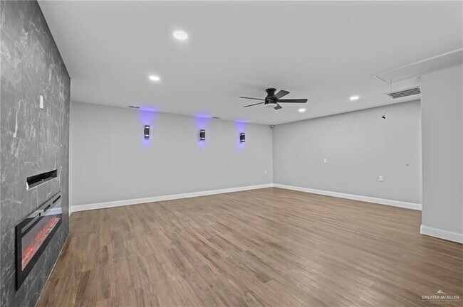 Building Photo - 5313 N 45th St