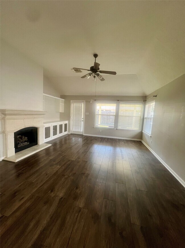 Building Photo - 8318 Sierra Dawn Dr