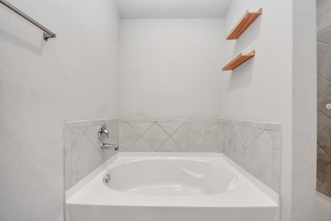 Building Photo - 3305 Jagged Crow Ln