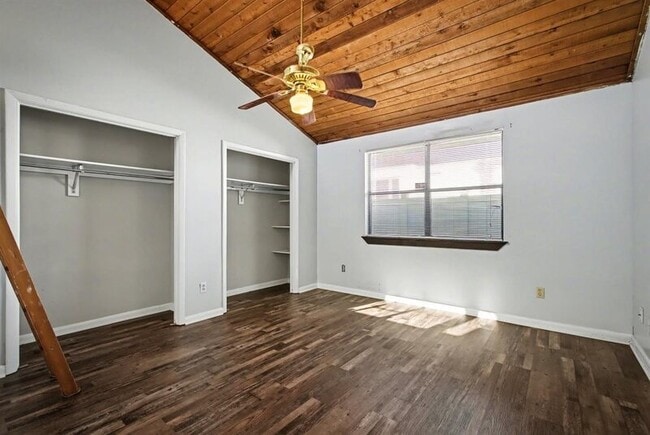 Building Photo - 569 Arcadia Dr