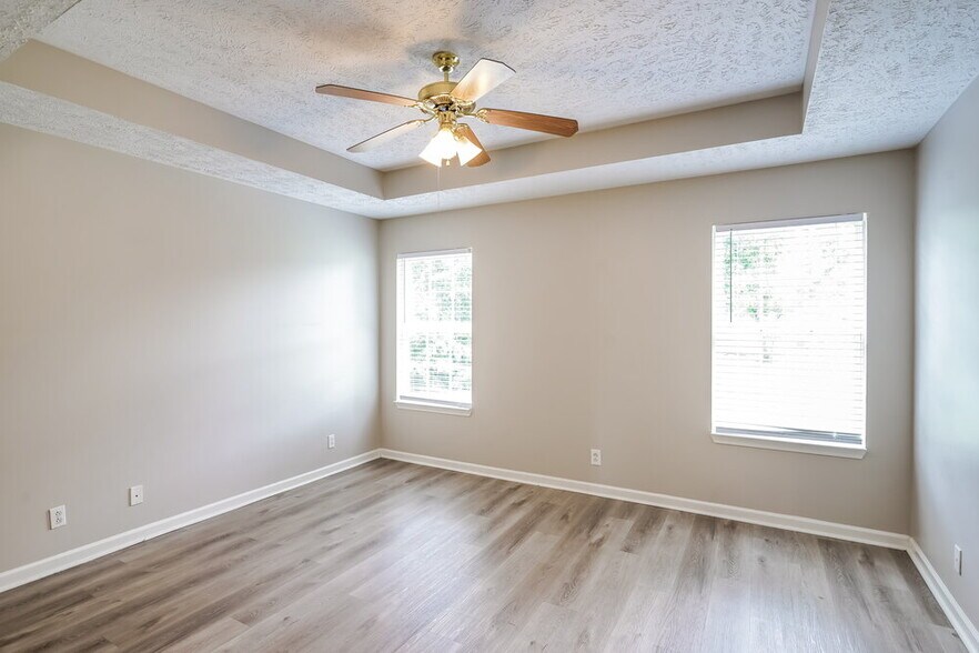 Building Photo - 1187 St Andrews Dr