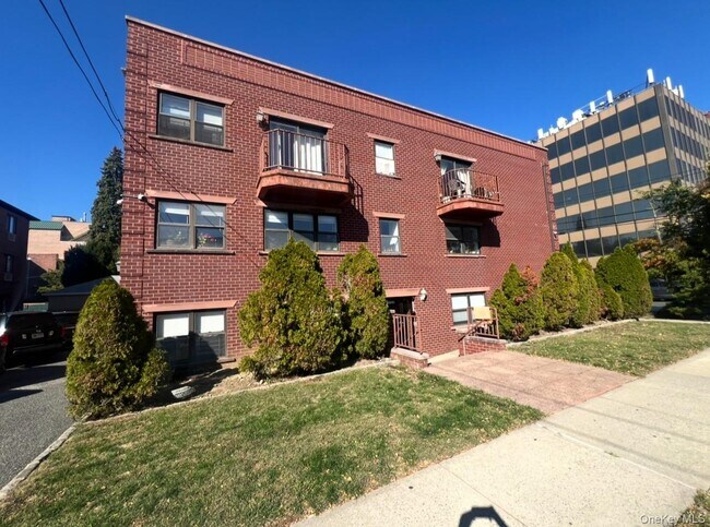 Building Photo - 212-15 43rd Ave