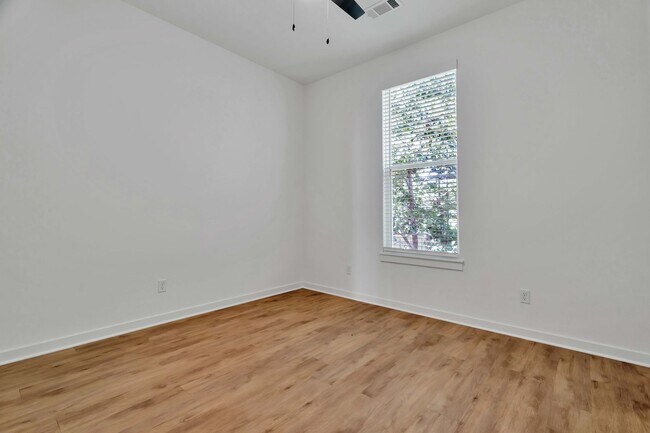 Building Photo - 2907 N Grey Squirrel Dr