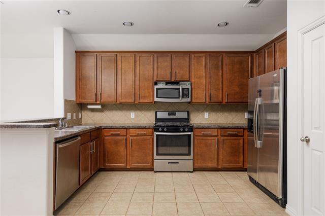 Building Photo - 2300 Castle Creek Dr