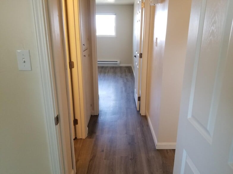 Building Photo - 415 2nd Ave E