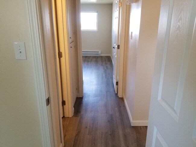 Building Photo - 415 2nd Ave E