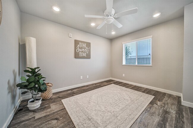 Building Photo - 12603 Telge Rd