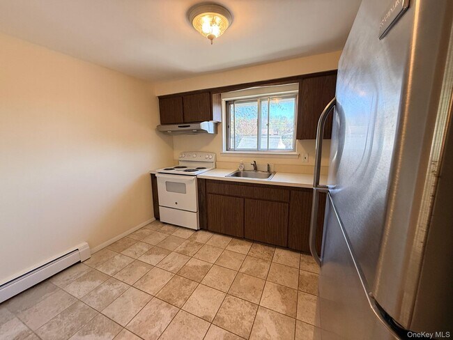 Building Photo - 95 Graywood Rd