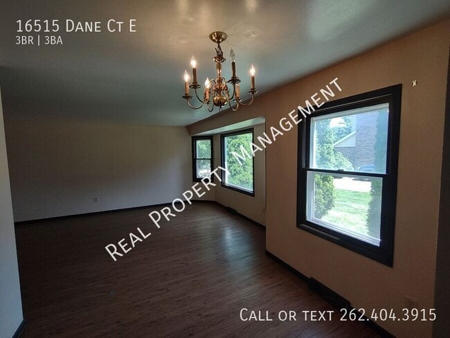 Building Photo - 16515 Dane Ct E