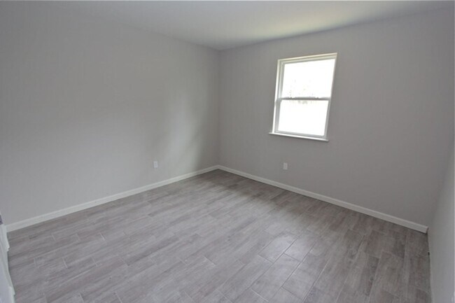 Building Photo - 29194