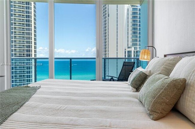Building Photo - 17550 Collins Ave