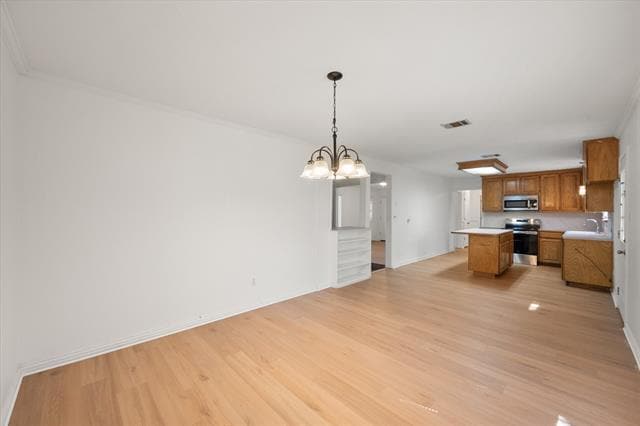 Building Photo - 344 Bedford Ct E