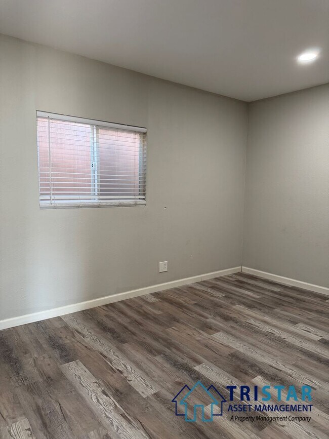 Building Photo - Upgraded 1BD/1BA Apartment in Lakeside, CA - 1/2 Off Move-In Special!