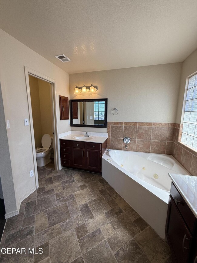 Building Photo - 12557 Paseo Lindo Dr