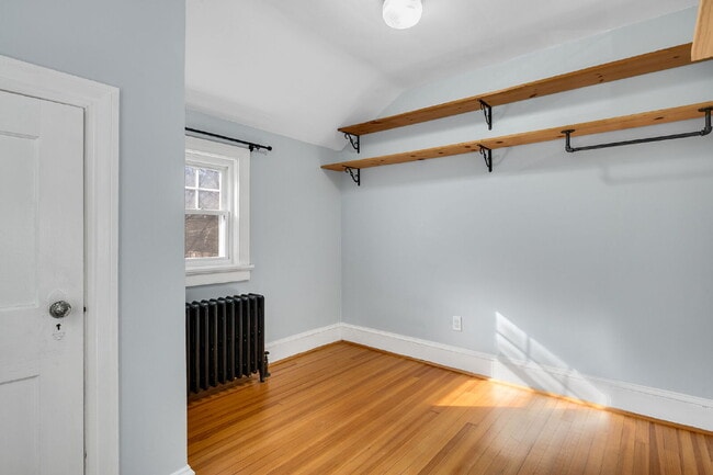 Building Photo - Standout 3-bed, 1.5-bath 1930s Richmond home full of vintage charm