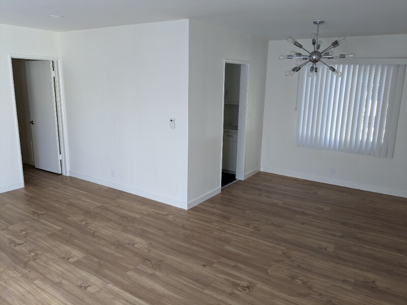 Building Photo - 1118 S Fairfax Ave