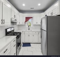 Building Photo - 597 Newfield Ave
