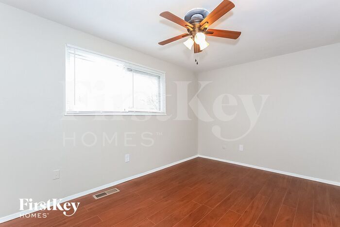 Building Photo - 4609 Paxton Dr S