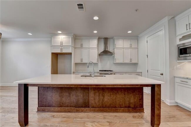 Building Photo - 341 Bailey Walk
