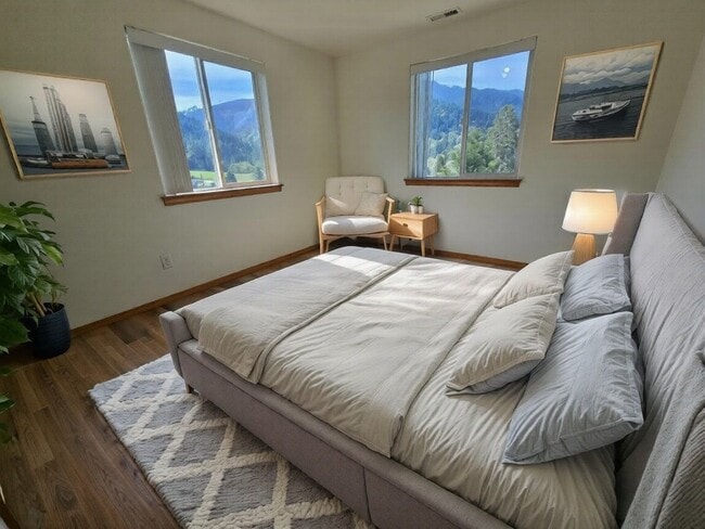 Building Photo - 390 Maylea Pl