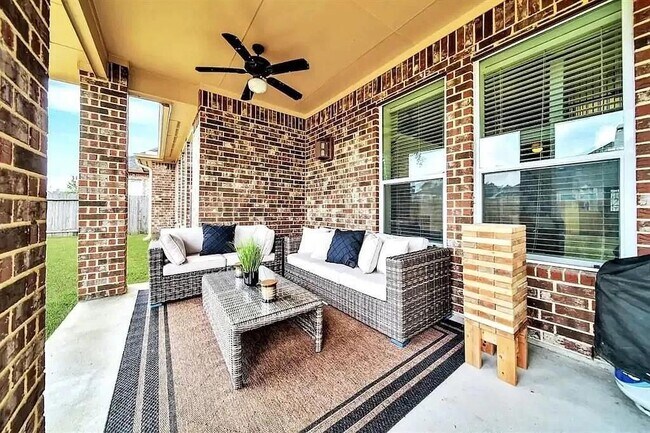 Building Photo - 8133 Tranquil Lake Way