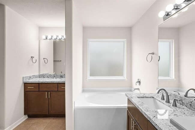 Building Photo - 10918 Barker View Dr