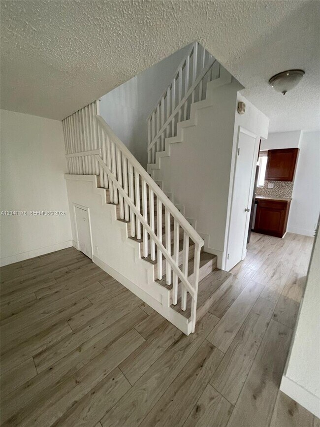 Building Photo - 2580 Coral Springs Dr