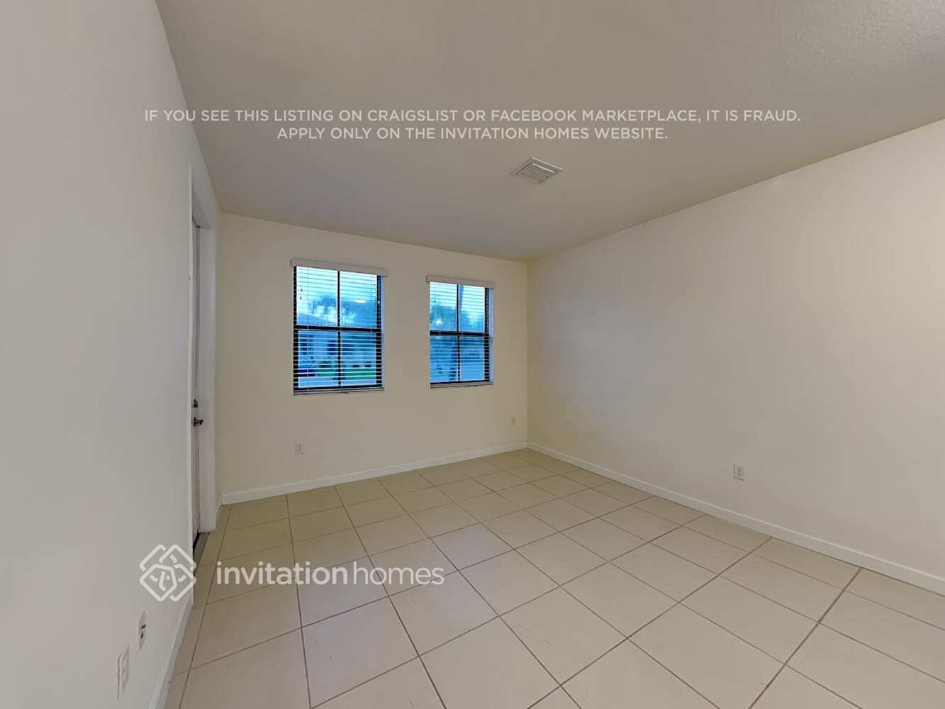 Building Photo - 121 SE 35 Ave