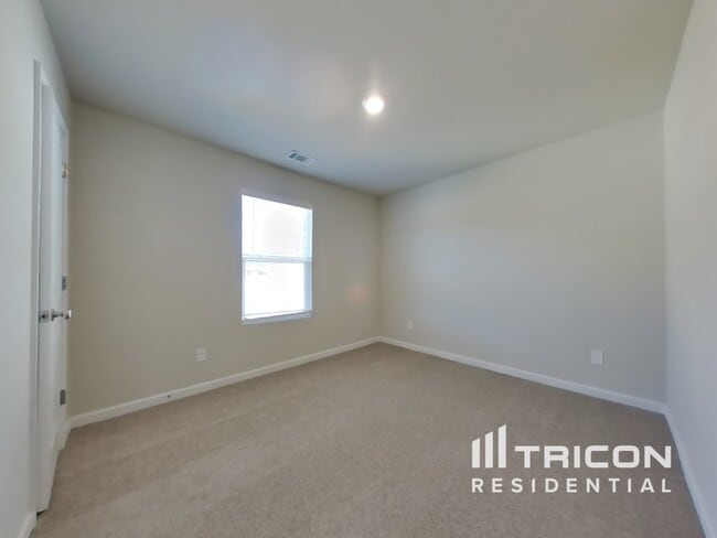 Building Photo - 112 Highland Dr