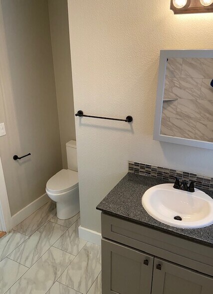Bathroom - 4404 SE 34th Ave